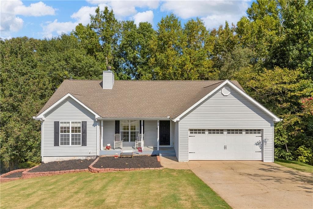 3 bedroom, 2 bathroom, 1,456 sq ft single family residence for sale at 4392 Todd Road, Braselton, GA 30517 — photo 3