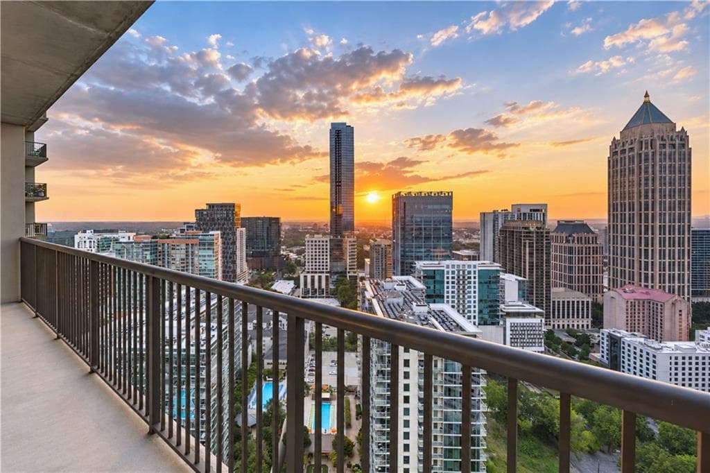 1 bedroom, 1 bathroom, 866 sq ft condominium for sale at 1080 Peachtree Street 3201, Atlanta, GA 30309 — photo 1 of 35