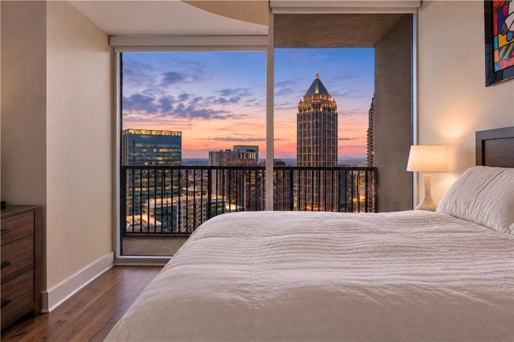 1 bedroom, 1 bathroom, 866 sq ft condominium for sale at 1080 Peachtree Street 3201, Atlanta, GA 30309 — photo 4