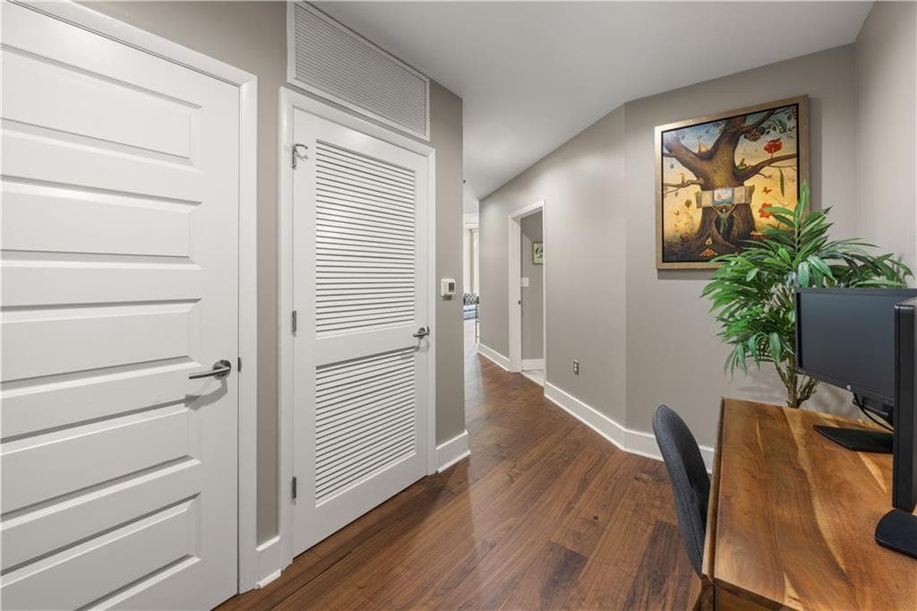 1 bedroom, 1 bathroom, 866 sq ft condominium for sale at 1080 Peachtree Street 3201, Atlanta, GA 30309 — photo 8