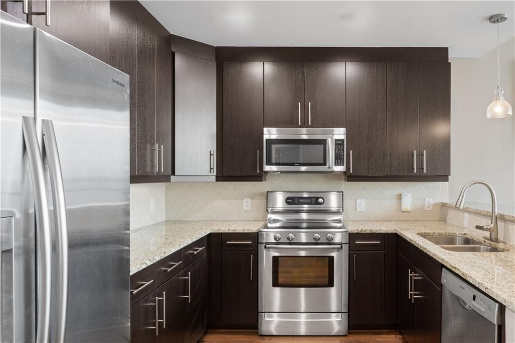 1 bedroom, 1 bathroom, 866 sq ft condominium for sale at 1080 Peachtree Street 3201, Atlanta, GA 30309 — photo 10