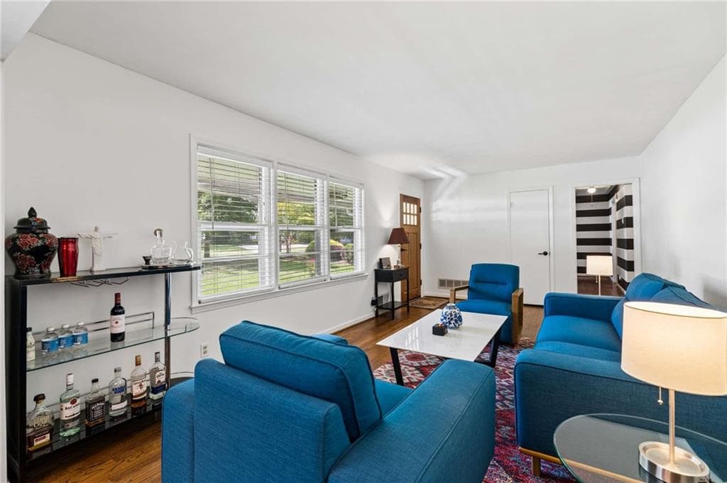 3 bedroom, 2 bathroom, 1,745 sq ft single family residence for sale at 1877 Chrysler Drive, Atlanta, GA 30345 — photo 6