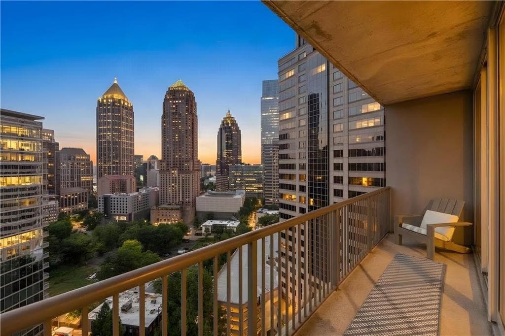 1 bedroom, 1 bathroom, 879 sq ft condominium for sale at 1080 Peachtree Street 1916, Atlanta, GA 30309