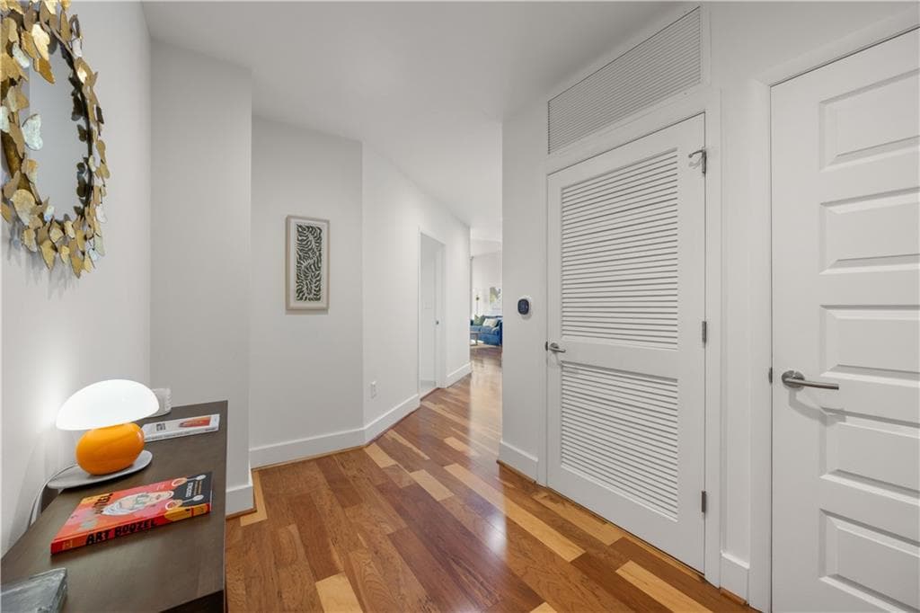1 bedroom, 1 bathroom, 879 sq ft condominium for sale at 1080 Peachtree Street 1916, Atlanta, GA 30309 — photo 7