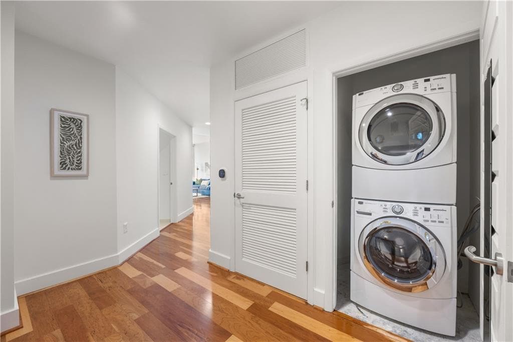 1 bedroom, 1 bathroom, 879 sq ft condominium for sale at 1080 Peachtree Street 1916, Atlanta, GA 30309 — photo 8