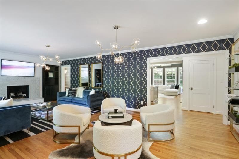 3 bedroom, 2 bathroom, 1,833 sq ft single family residence for sale at 3911 Wieuca Road, Atlanta, GA 30342 — photo 8