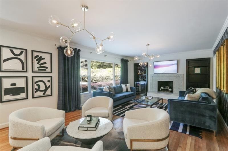 3 bedroom, 2 bathroom, 1,833 sq ft single family residence for sale at 3911 Wieuca Road, Atlanta, GA 30342 — photo 9