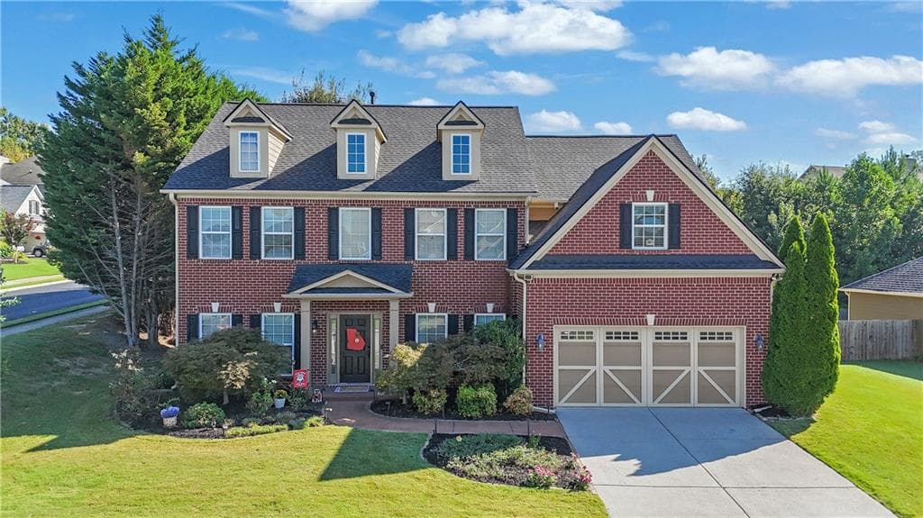 6 bedroom, 3 bathroom, 3,193 sq ft single family residence for sale at 4207 Reynolds Place, Buford, GA 30518 — photo 1 of 40