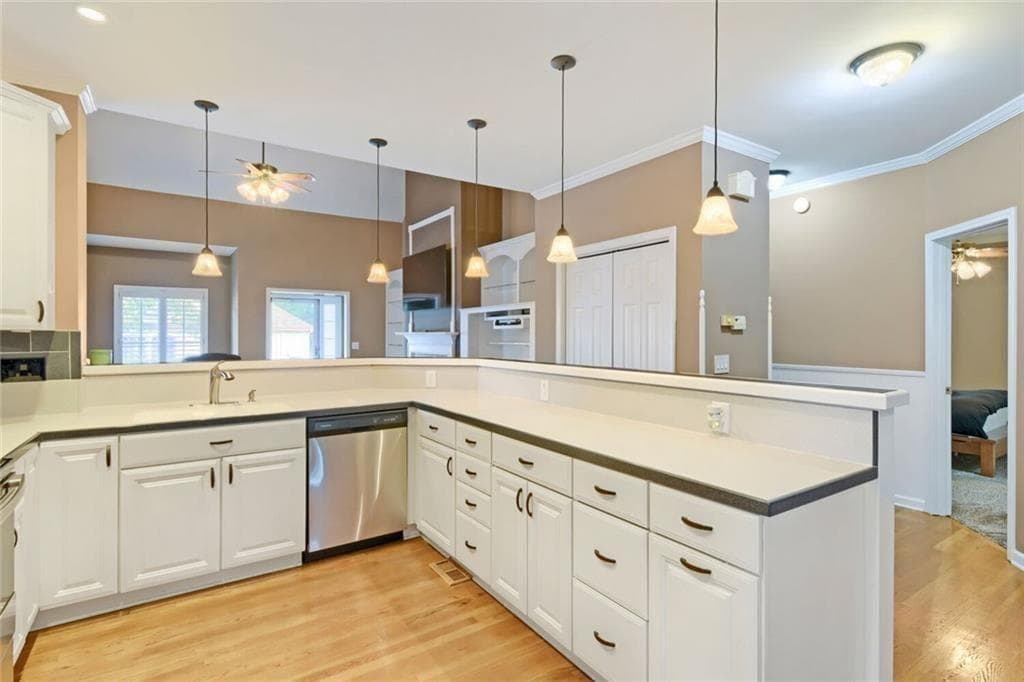4 bedroom, 3 bathroom, 2,798 sq ft single family residence for sale at 128 Monterey Drive, Peachtree City, GA 30269 — photo 7