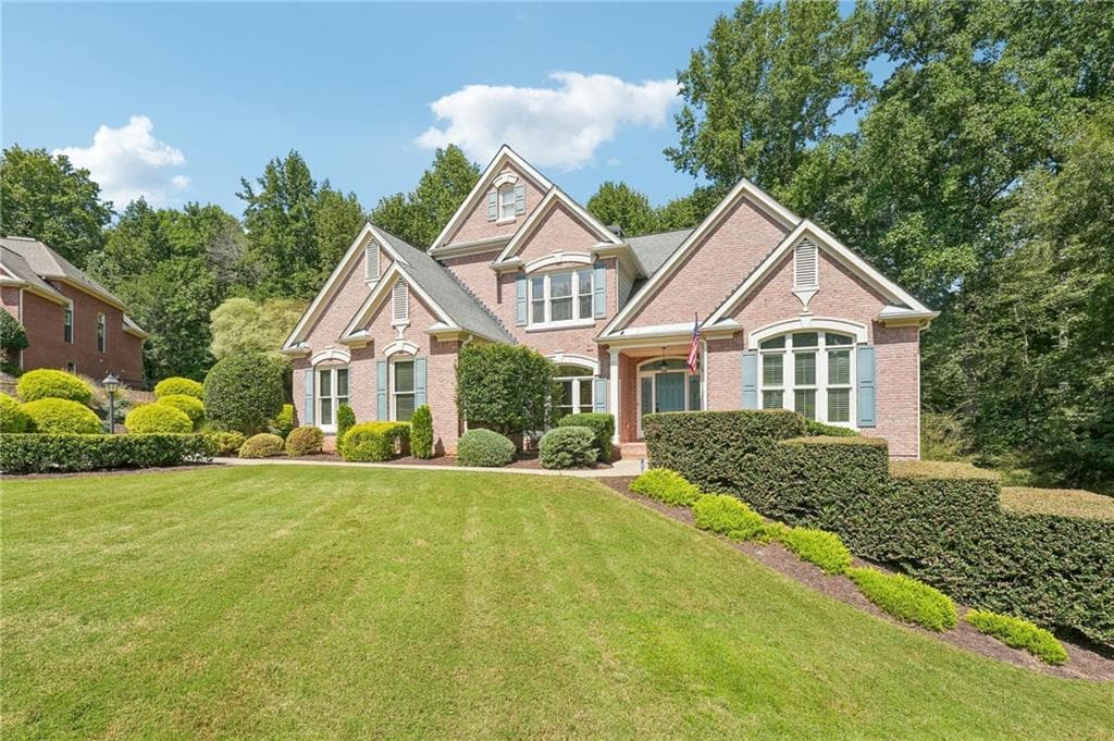 6 bedroom, 5 bathroom, 5,361 sq ft single family residence for sale at 134 Riverview Drive, Suwanee, GA 30024 — photo 2