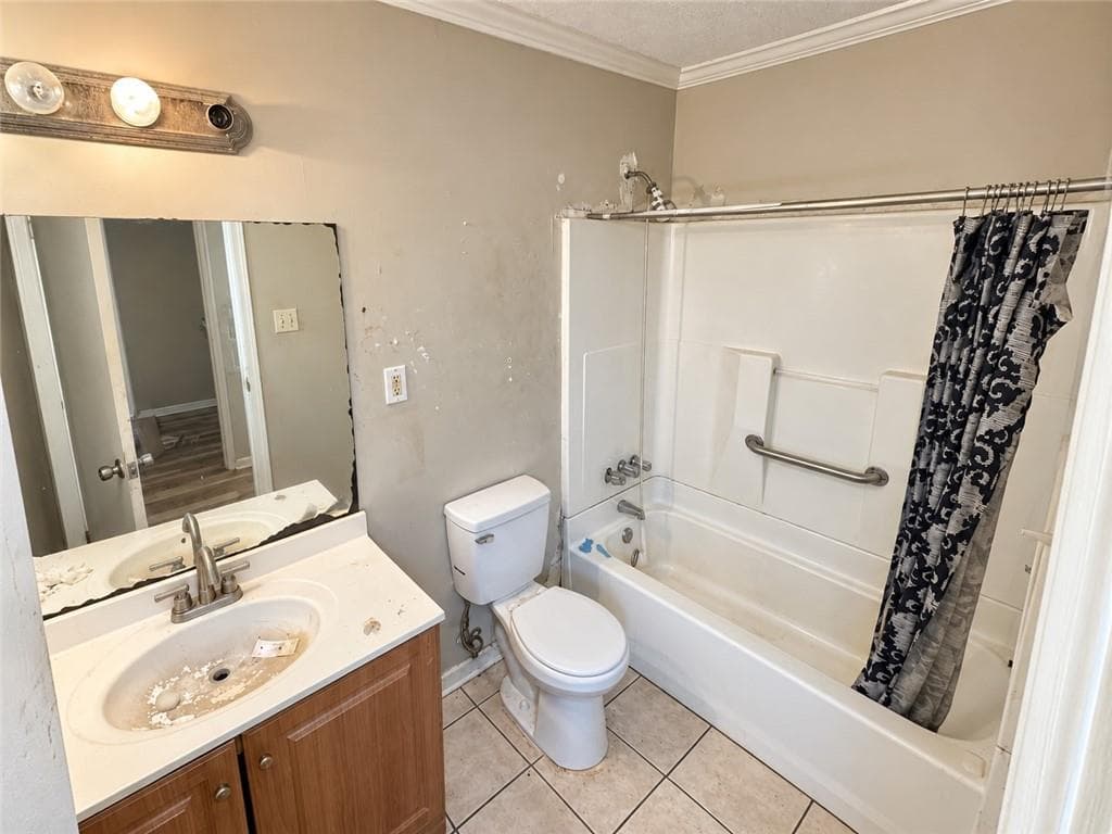 4 bedroom, 2 bathroom, 2,438 sq ft single family residence for sale at 6260 Mozart Drive, Riverdale, GA 30296 — photo 6