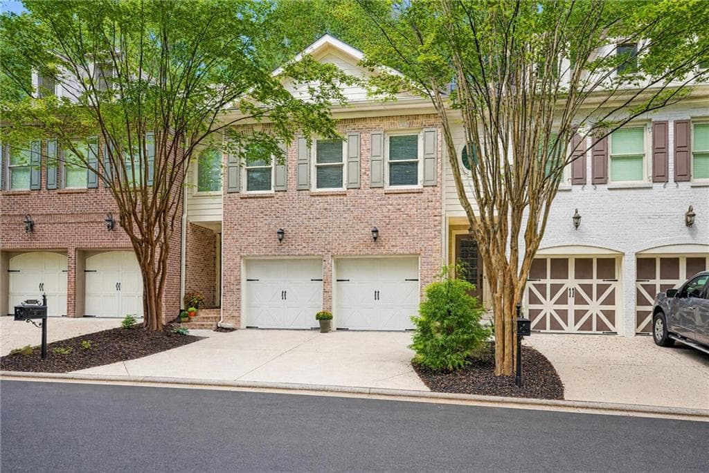 3 bedroom, 4 bathroom, 3,150 sq ft townhouse for sale at 2640 Long Pointe, Johns Creek, GA 30076 — photo 2