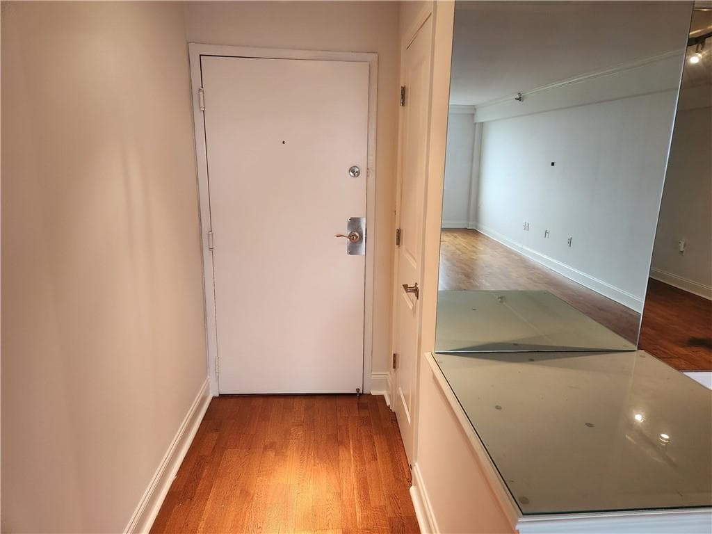 1 bedroom, 1 bathroom, 837 sq ft condominium for rent at 2479 Peachtree Road 901, Atlanta, GA 30305 for $1,395 a month — photo 4