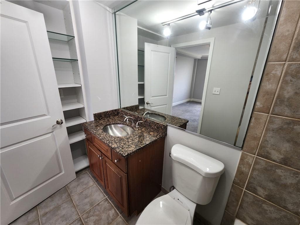 1 bedroom, 1 bathroom, 837 sq ft condominium for rent at 2479 Peachtree Road 901, Atlanta, GA 30305 for $1,395 a month — photo 9
