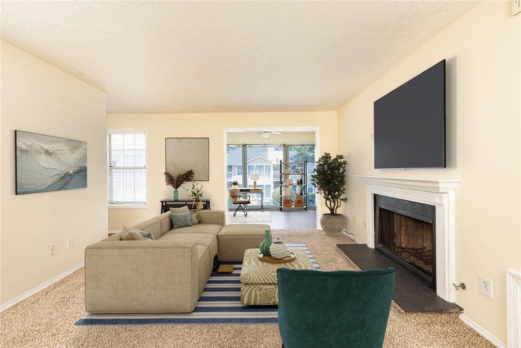 2 bedroom, 2 bathroom, 1,244 sq ft condominium for sale at 910 Augusta Drive, Marietta, GA 30067 — photo 1 of 40