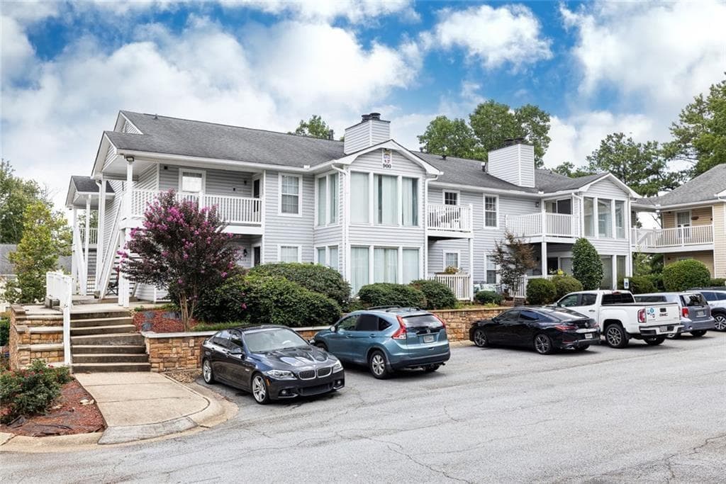2 bedroom, 2 bathroom, 1,244 sq ft condominium for sale at 910 Augusta Drive, Marietta, GA 30067 — photo 4