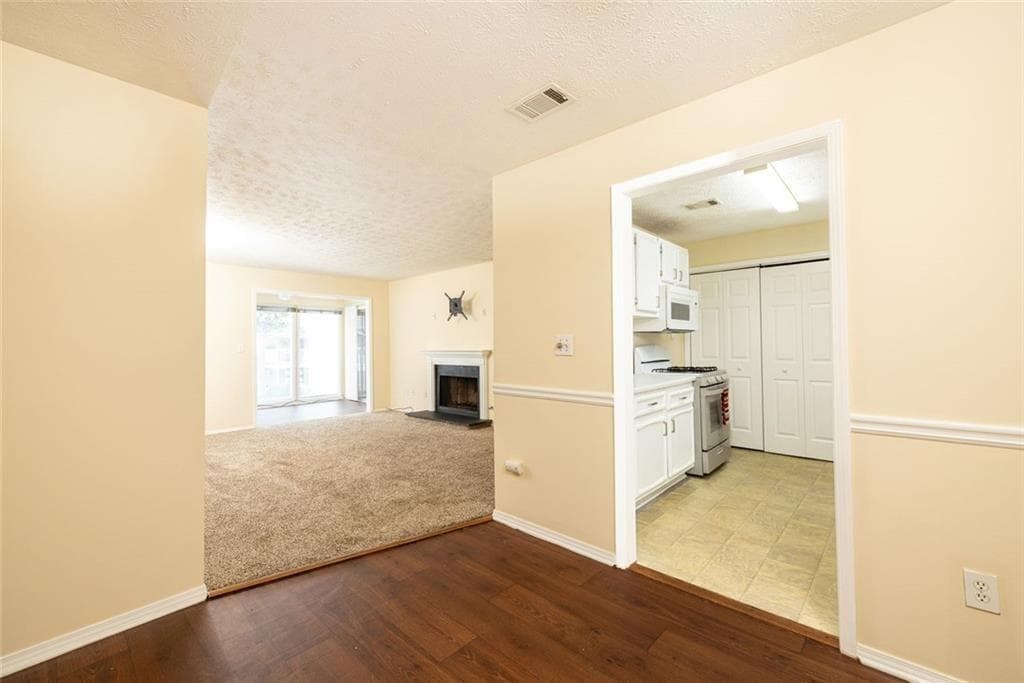 2 bedroom, 2 bathroom, 1,244 sq ft condominium for sale at 910 Augusta Drive, Marietta, GA 30067 — photo 10