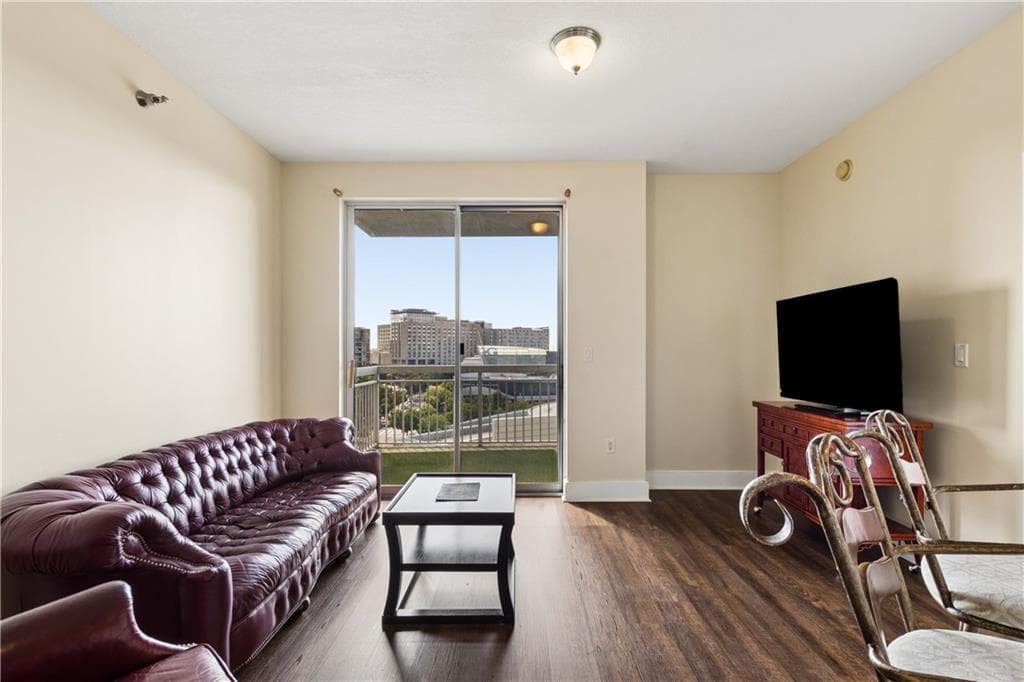 1 bedroom, 1 bathroom, 864 sq ft condominium for rent at 285 Centennial Olympic Park Drive 803, Atlanta, GA 30313 for $2,150 a month — photo 3