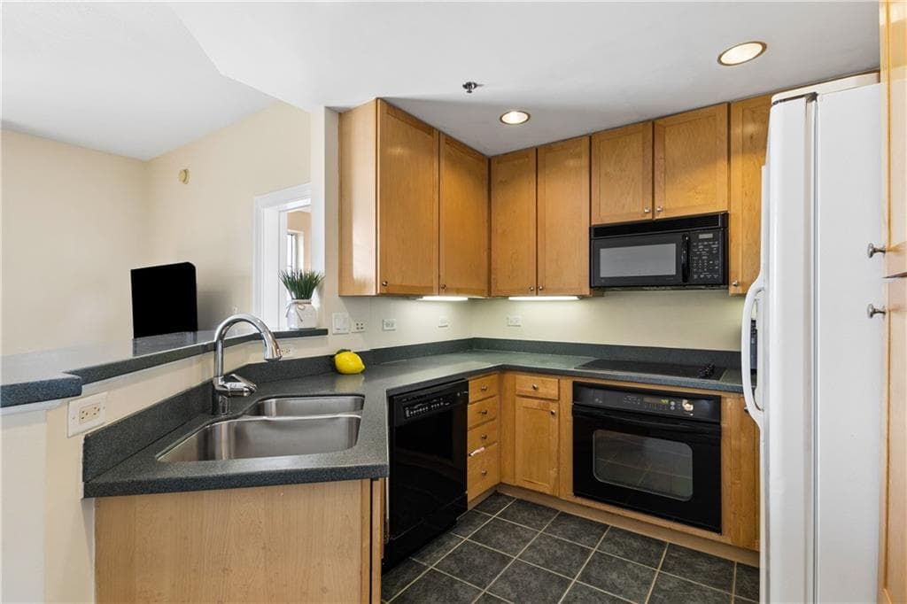 1 bedroom, 1 bathroom, 864 sq ft condominium for rent at 285 Centennial Olympic Park Drive 803, Atlanta, GA 30313 for $2,150 a month — photo 5
