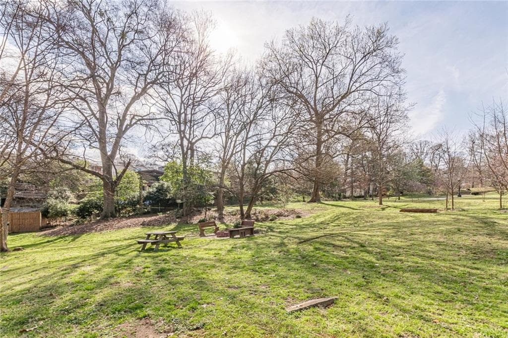 2 bedroom, 3 bathroom, 1,024 sq ft townhouse for rent at 656 Park Village Drive, Atlanta, GA 30306 for $3,245 a month — photo 2