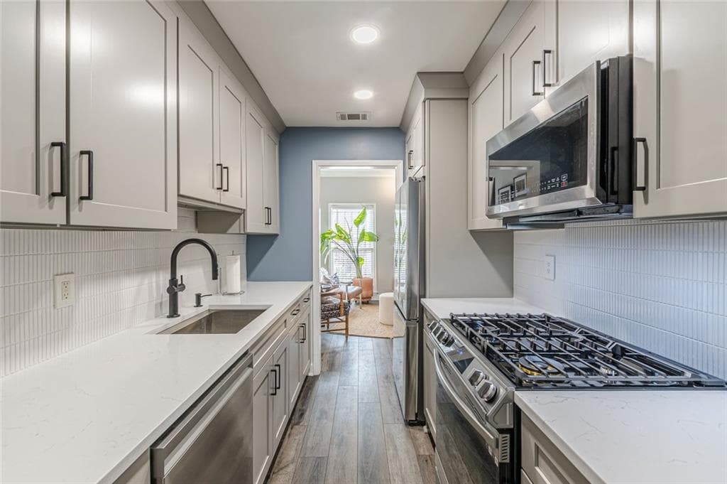 2 bedroom, 3 bathroom, 1,024 sq ft townhouse for rent at 656 Park Village Drive, Atlanta, GA 30306 for $3,245 a month — photo 10