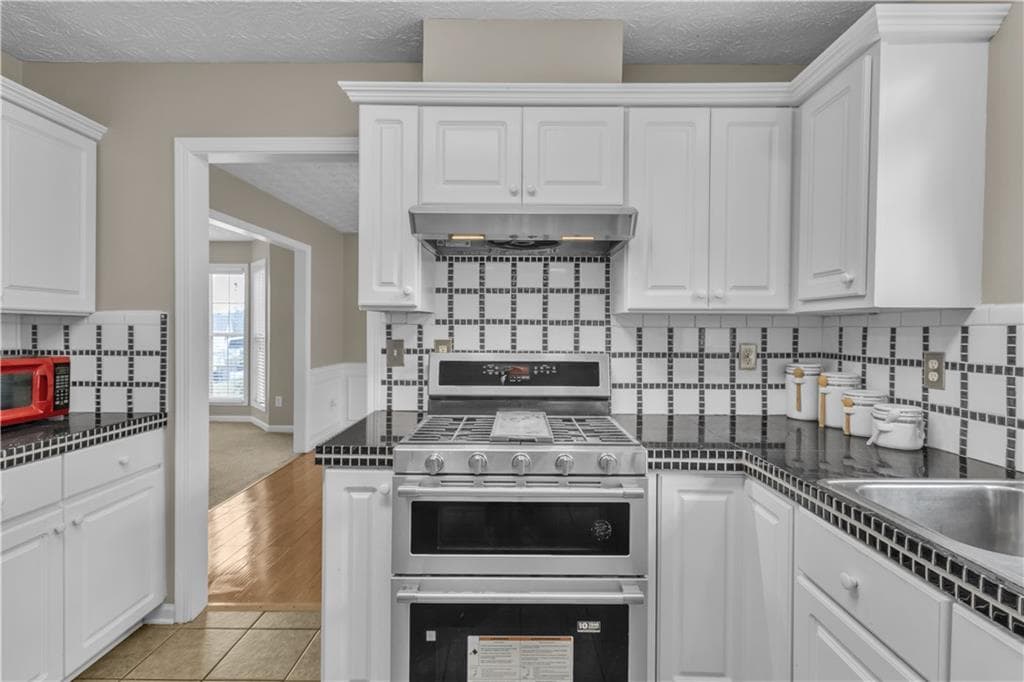 4 bedroom, 3 bathroom, 2,544 sq ft single family residence for sale at 415 Madison Chase Drive, Lawrenceville, GA 30045 — photo 3