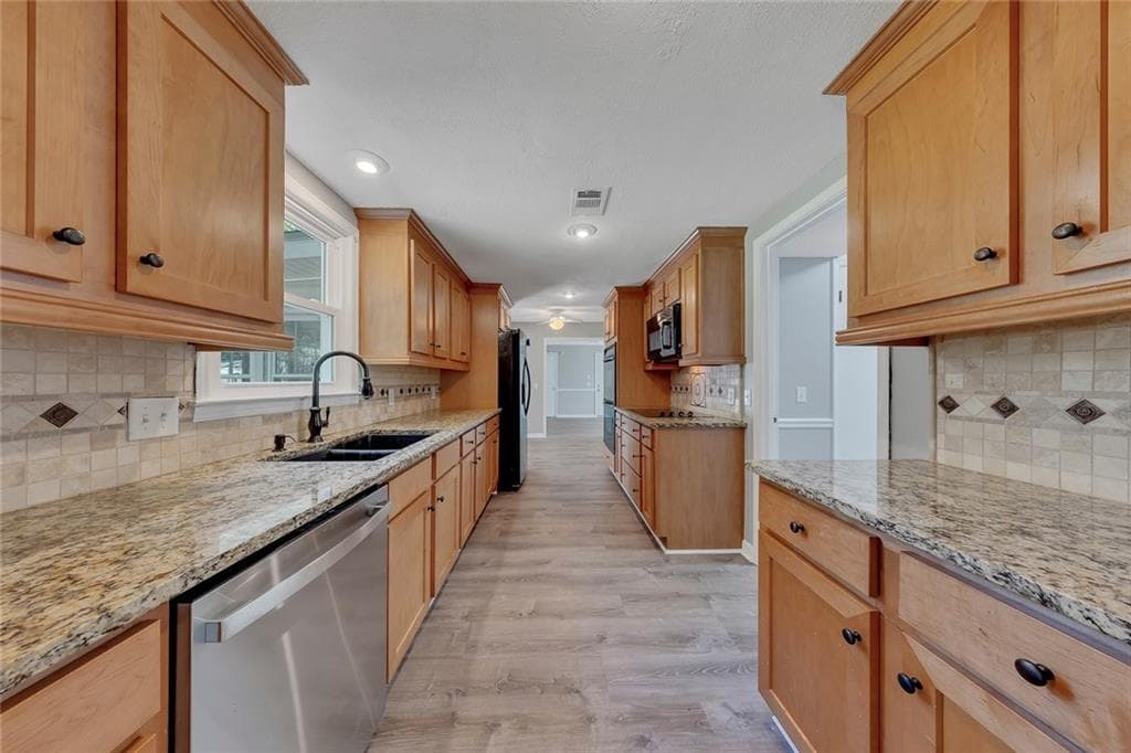 4 bedroom, 3 bathroom, 2,390 sq ft single family residence for rent at 4398 Shiloh Trail, Powder Springs, GA 30127 for $2,800 a month — photo 9