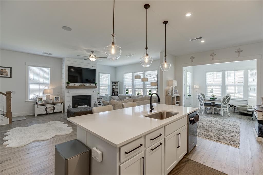 5 bedroom, 5 bathroom, 3,485 sq ft single family residence for sale at 2570 Bertrand Way, Cumming, GA 30041 — photo 5