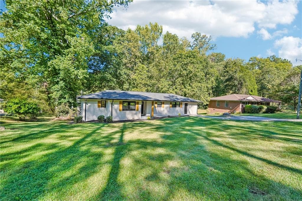 3 bedroom, 3 bathroom, 1,638 sq ft single family residence for sale at 481 Peyton Road, Atlanta, GA 30311 — photo 4