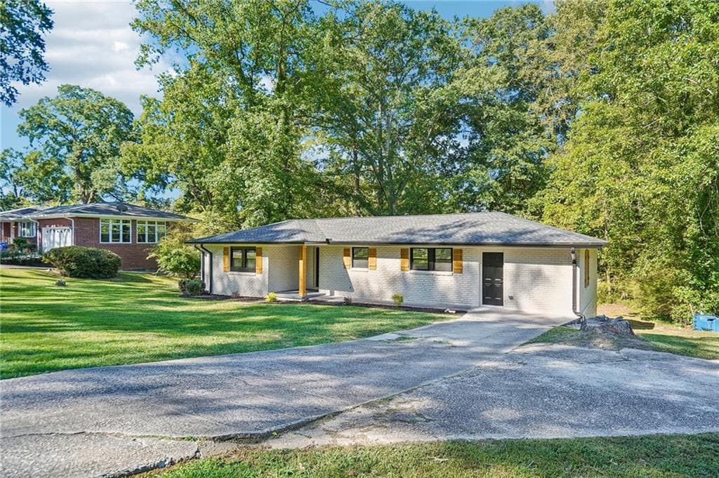 3 bedroom, 3 bathroom, 1,638 sq ft single family residence for sale at 481 Peyton Road, Atlanta, GA 30311 — photo 5