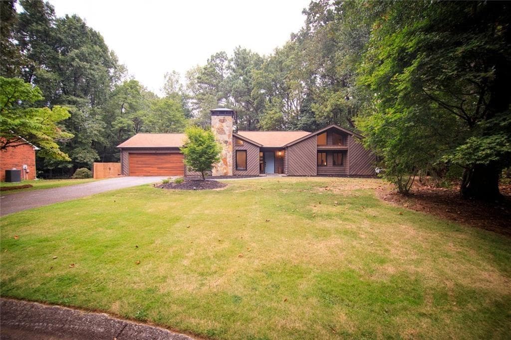 3 bedroom, 2 bathroom, 1,764 sq ft single family residence under contract at 3465 Cedar Valley Court, Smyrna, GA 30080