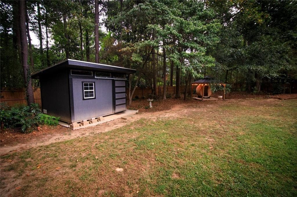 3 bedroom, 2 bathroom, 1,764 sq ft single family residence under contract at 3465 Cedar Valley Court, Smyrna, GA 30080 — photo 3