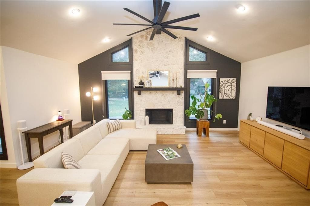 3 bedroom, 2 bathroom, 1,764 sq ft single family residence under contract at 3465 Cedar Valley Court, Smyrna, GA 30080 — photo 4