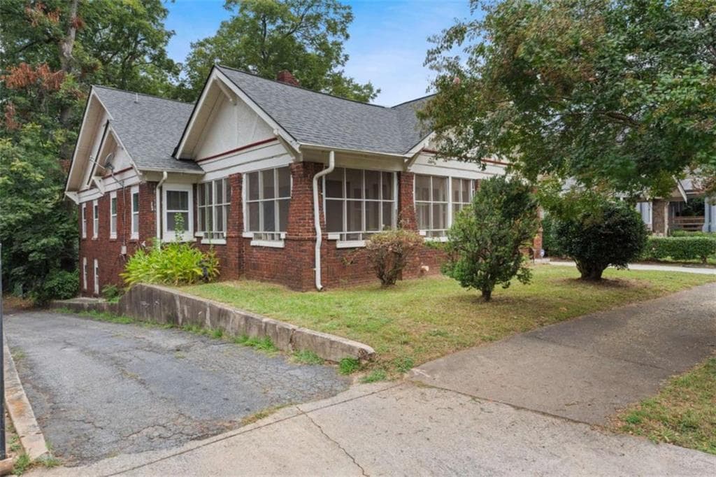 4 bedroom, 3 bathroom, 4,000 sq ft single family residence for sale at 472 Parkway Drive, Atlanta, GA 30308 — photo 2