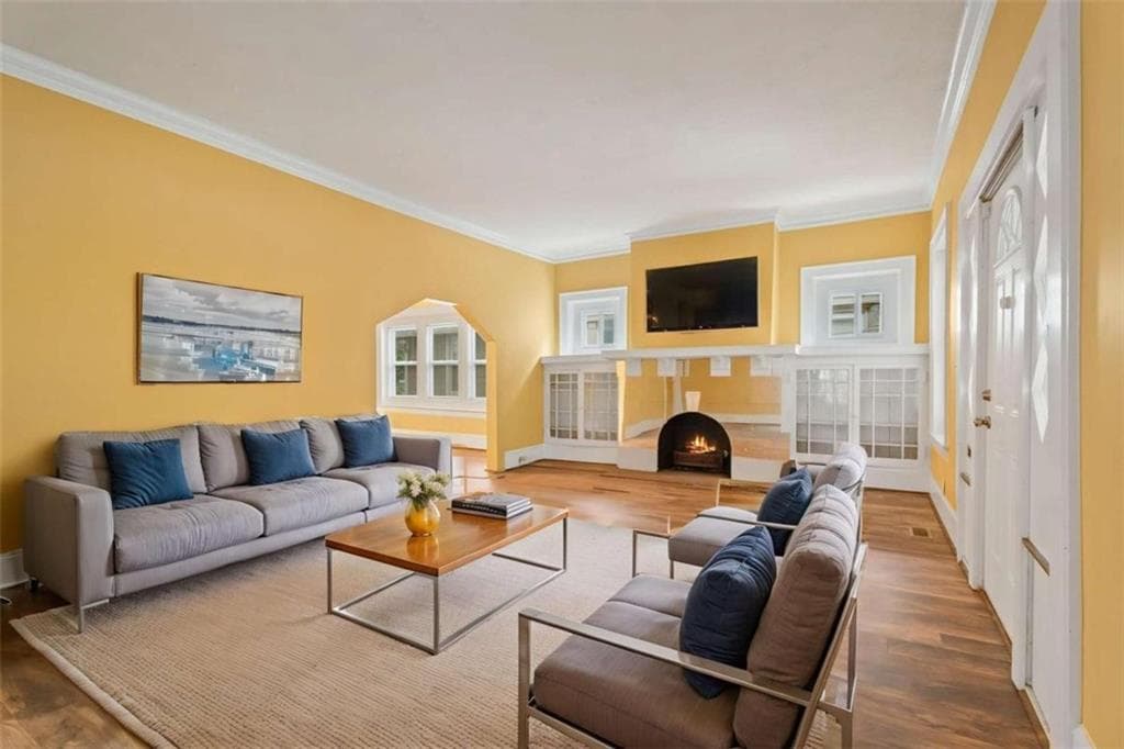 4 bedroom, 3 bathroom, 4,000 sq ft single family residence for sale at 472 Parkway Drive, Atlanta, GA 30308 — photo 3