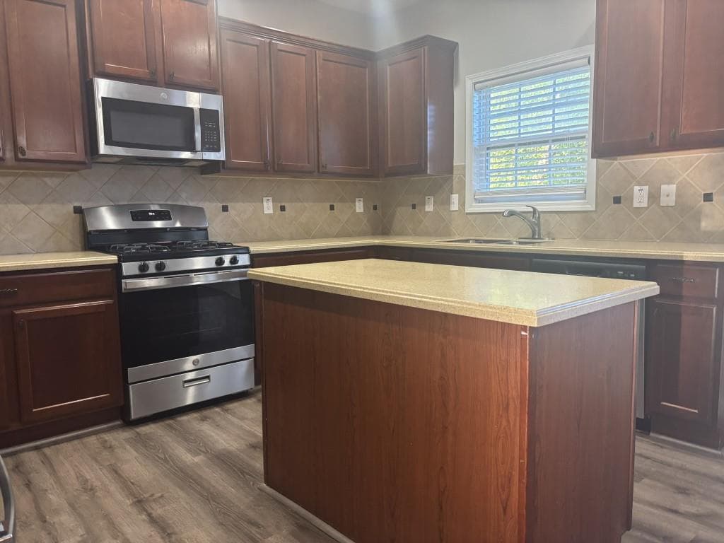 4 bedroom, 3 bathroom, 2,676 sq ft single family residence for sale at 2650 Blackstock Drive, Cumming, GA 30041 — photo 9