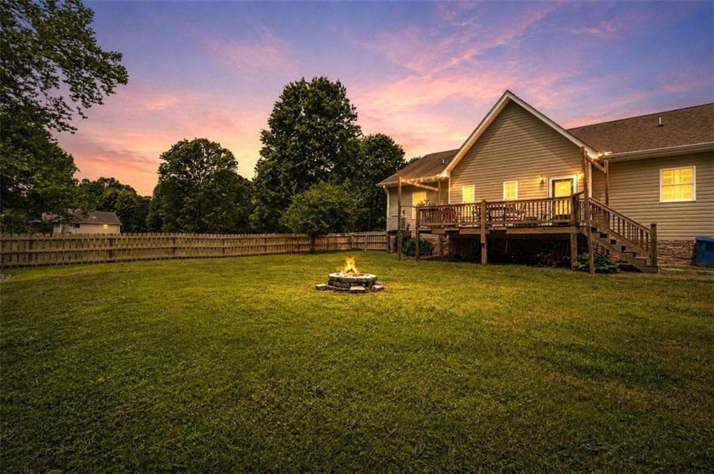 3 bedroom, 2 bathroom, 1,750 sq ft single family residence for sale at 315 Cartecay River Run, Ellijay, GA 30536 — photo 2
