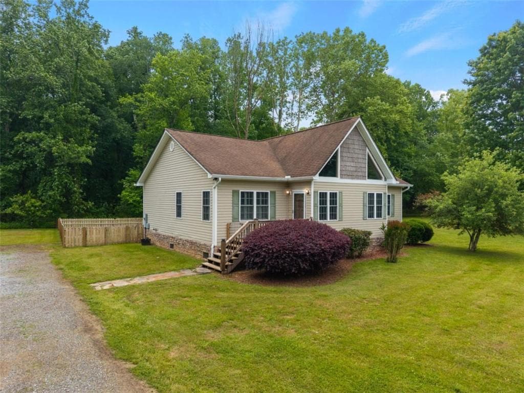 3 bedroom, 2 bathroom, 1,750 sq ft single family residence for sale at 315 Cartecay River Run, Ellijay, GA 30536 — photo 4
