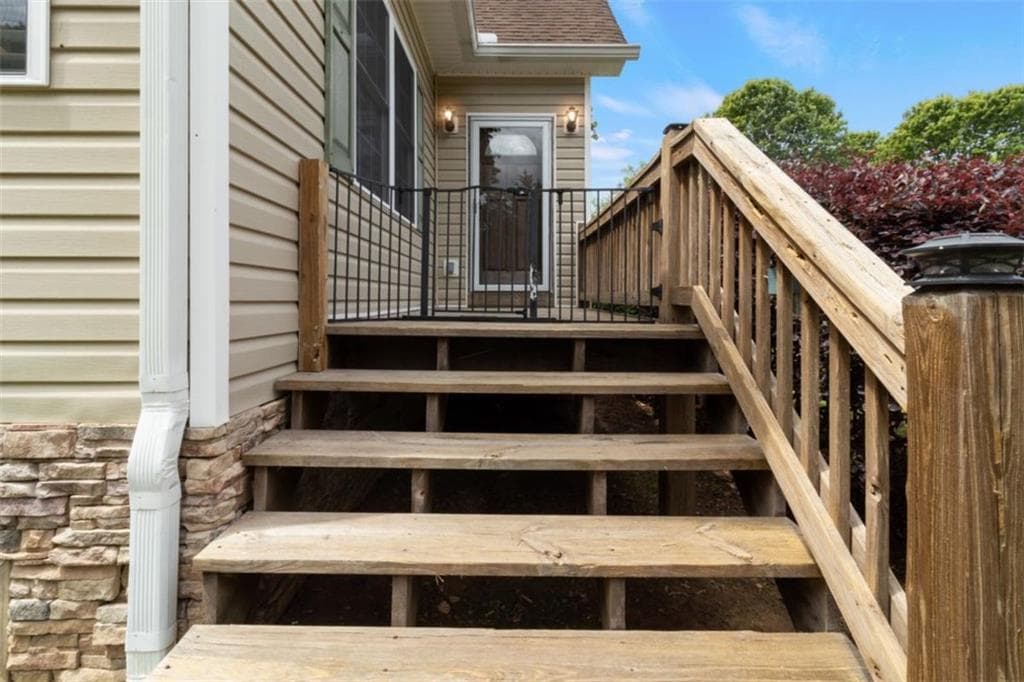 3 bedroom, 2 bathroom, 1,750 sq ft single family residence for sale at 315 Cartecay River Run, Ellijay, GA 30536 — photo 6