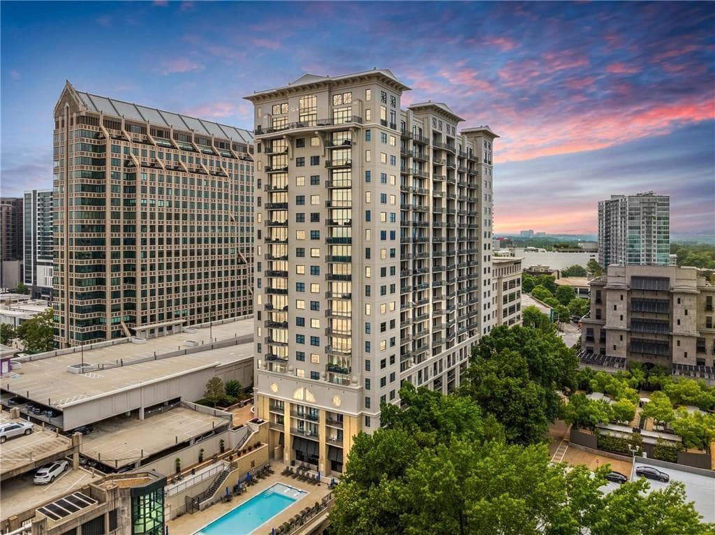 1 bedroom, 1 bathroom, 633 sq ft condominium for sale at 3040 Peachtree Rd 1205, Atlanta, GA 30305