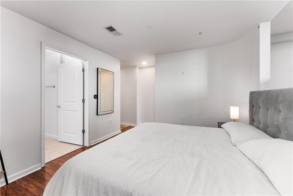 1 bedroom, 1 bathroom, 633 sq ft condominium for sale at 3040 Peachtree Rd 1205, Atlanta, GA 30305 — photo 9