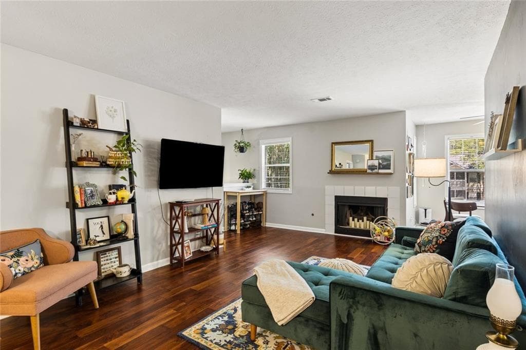 2 bedroom, 2 bathroom, 1,302 sq ft condominium for sale at 804 Peachtree Forest Avenue, Peachtree Corners, GA 30092 — photo 5