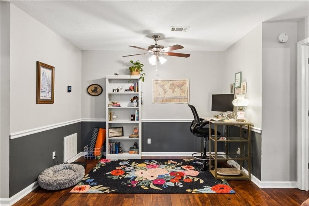 2 bedroom, 2 bathroom, 1,302 sq ft condominium for sale at 804 Peachtree Forest Avenue, Peachtree Corners, GA 30092 — photo 6