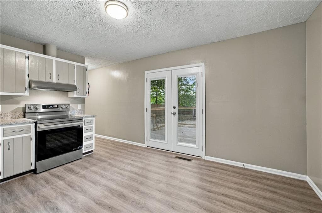 3 bedroom, 1 bathroom, 1,035 sq ft single family residence for rent at 215 Henry Street, Braselton, GA 30517 for $1,700 a month — photo 6