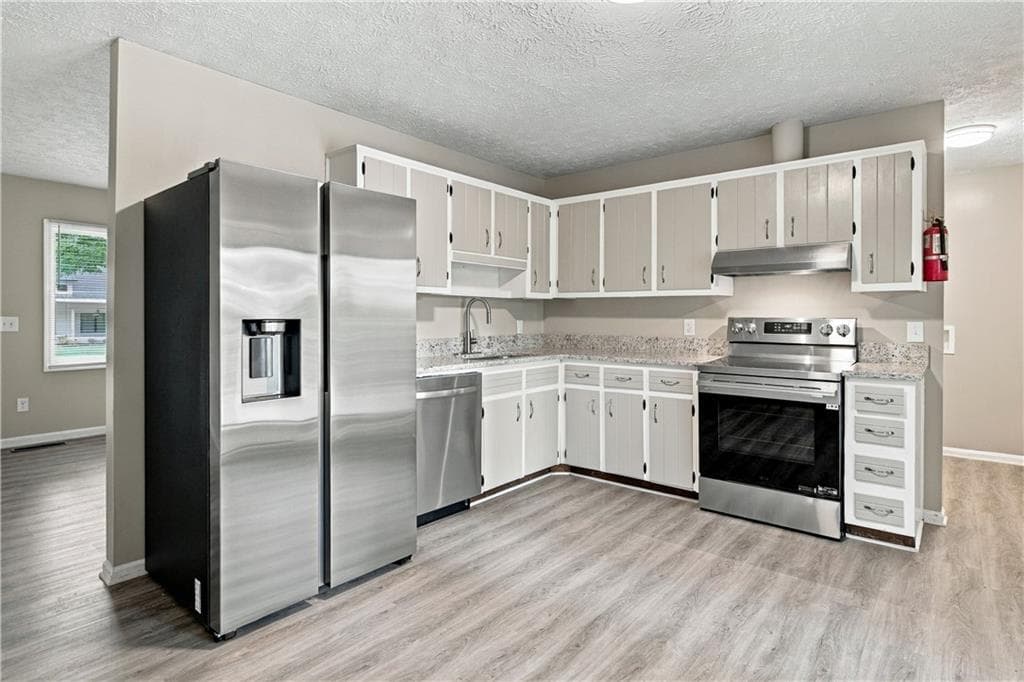 3 bedroom, 1 bathroom, 1,035 sq ft single family residence for rent at 215 Henry Street, Braselton, GA 30517 for $1,700 a month — photo 8