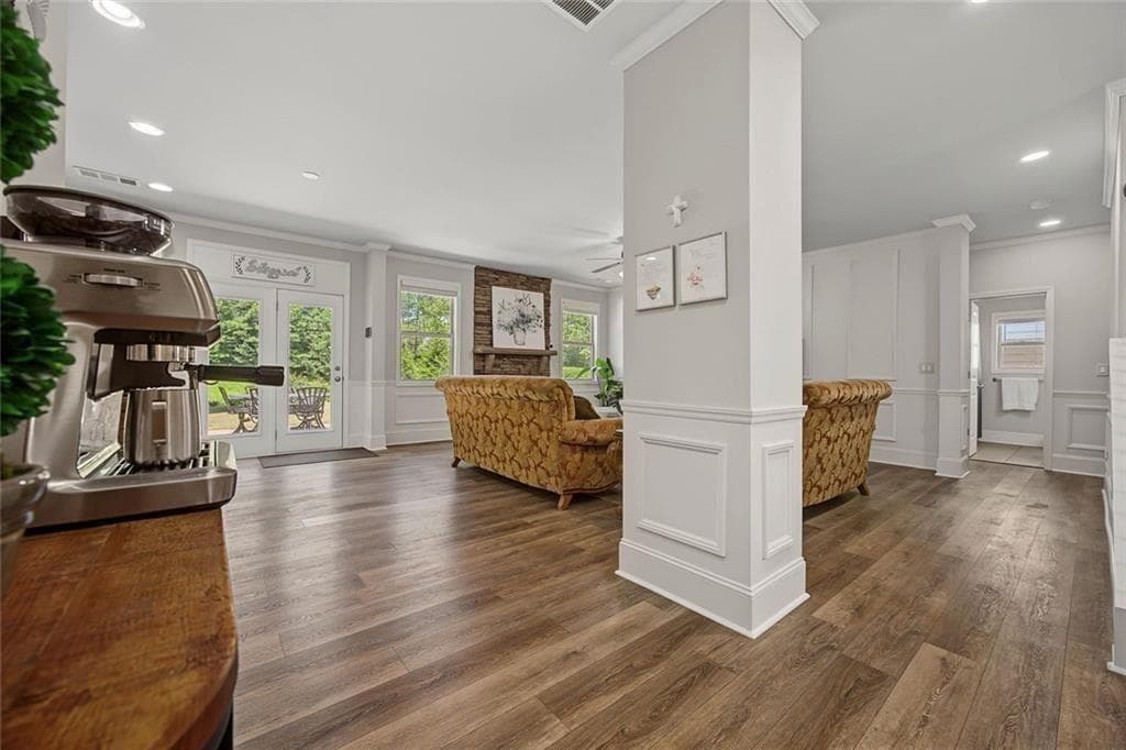 5 bedroom, 3 bathroom, 2,968 sq ft single family residence for sale at 2236 Hamilton Lake Parkway, Buford, GA 30519 — photo 8