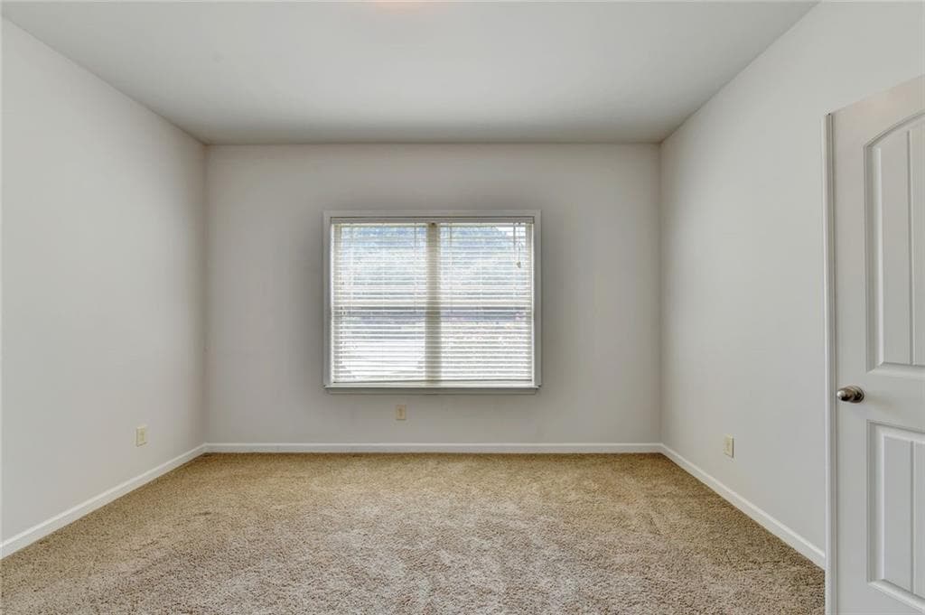 5 bedroom, 3 bathroom, 2,423 sq ft single family residence for sale at 1366 Castleberry Drive, Buford, GA 30518 — photo 8