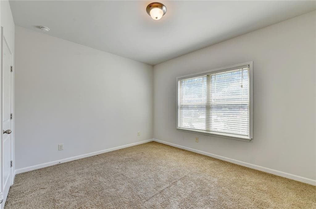 5 bedroom, 3 bathroom, 2,423 sq ft single family residence for sale at 1366 Castleberry Drive, Buford, GA 30518 — photo 7