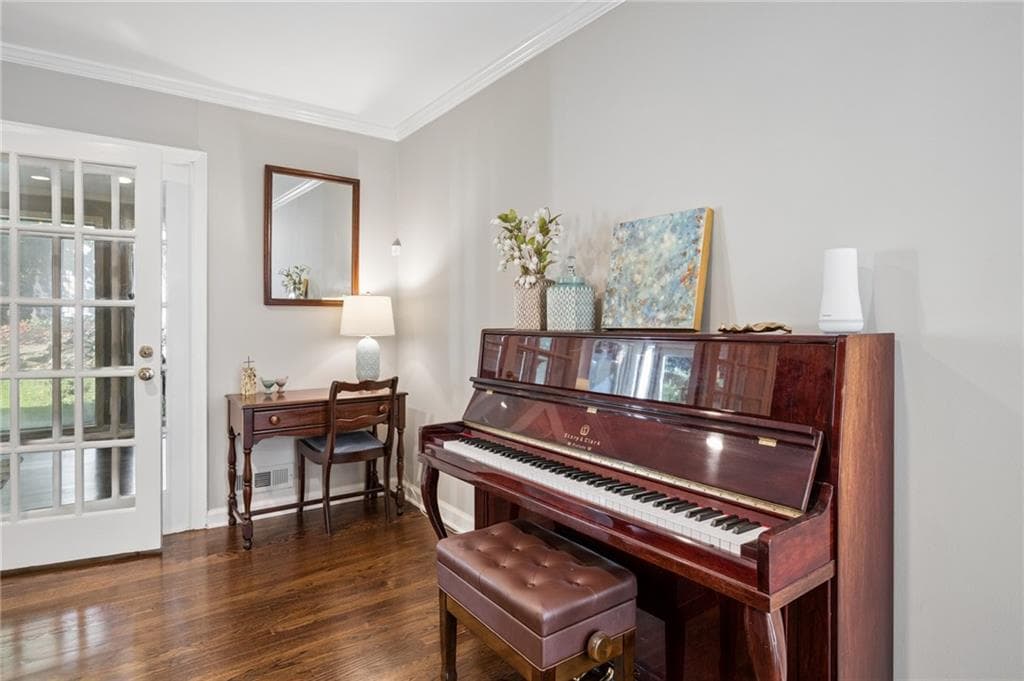 3 bedroom, 2 bathroom, 1,840 sq ft single family residence under contract at 976 Dean Drive, Atlanta, GA 30318 — photo 9