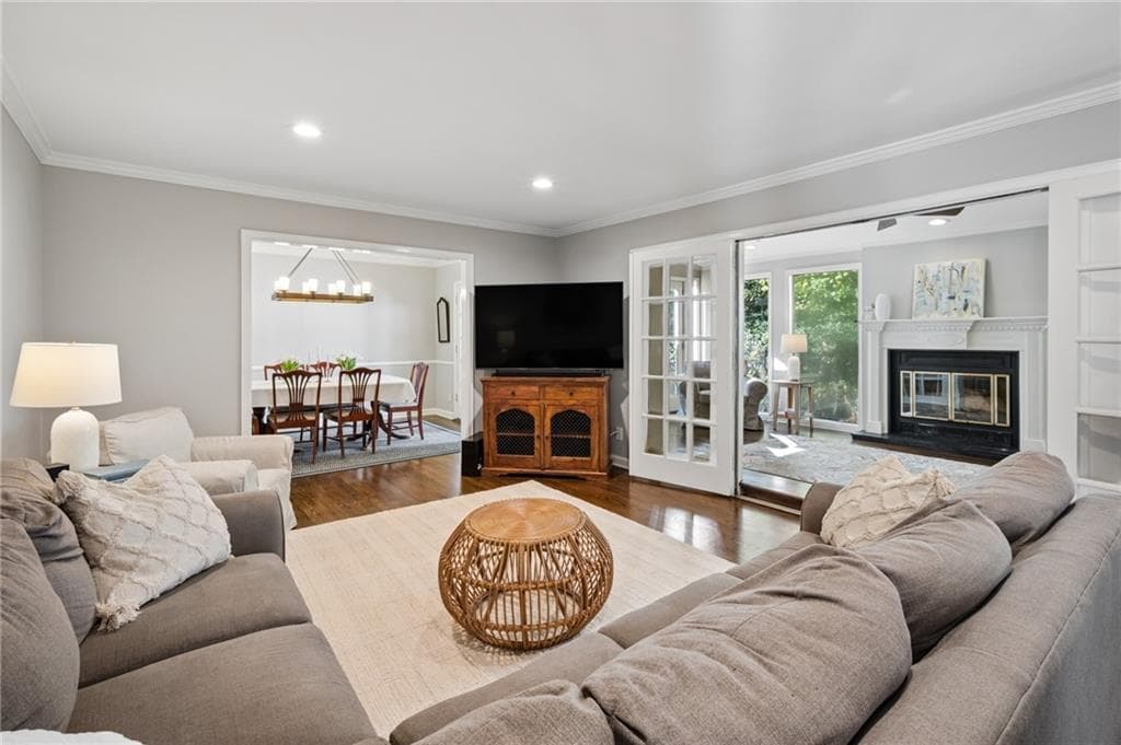 3 bedroom, 2 bathroom, 1,840 sq ft single family residence under contract at 976 Dean Drive, Atlanta, GA 30318 — photo 10